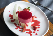 ป้อนคำหวานที่ “นัมเบอร์ 43 อิตาเลี่ยนบิสโตร เคปเฮ้าส์” สตรอเบอรี่มูส