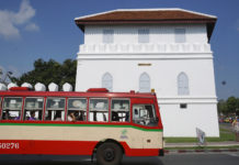 นั่งรถเมล์เที่ยวกรุงเทพฯ ไหว้พระ 10 วัด