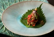 Dusit Enhances the Thai Dining Experience in Kyoto Thai snack "Miang Kham" wrapped in Japanese Shiso leaf.